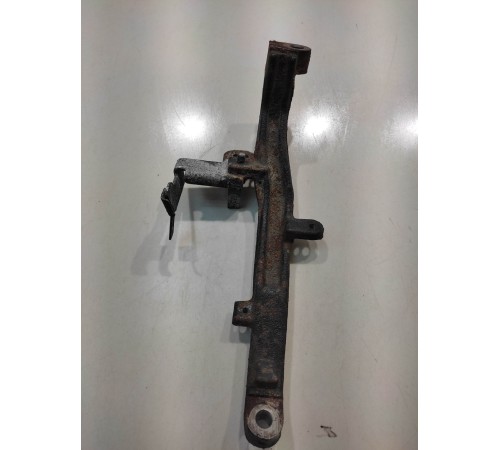 Кронштейн впускного коллектора