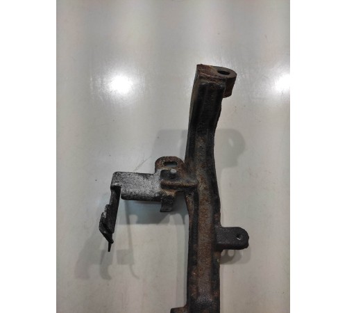 Кронштейн впускного коллектора