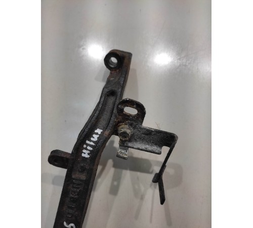 Кронштейн впускного коллектора