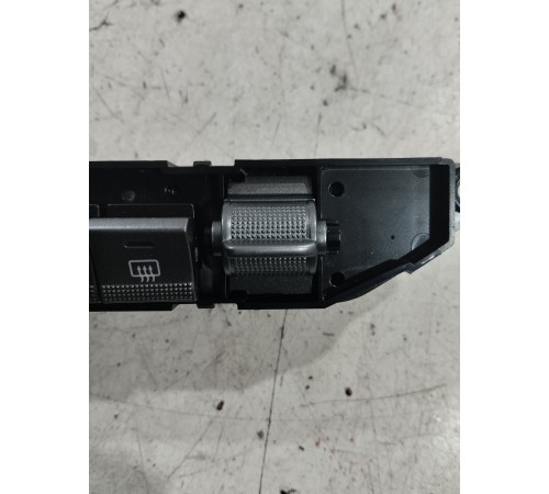 Блок управления климатом(передний)