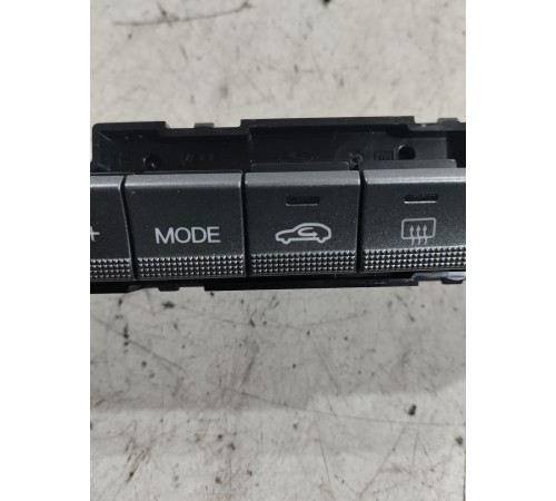 Блок управления климатом(передний)