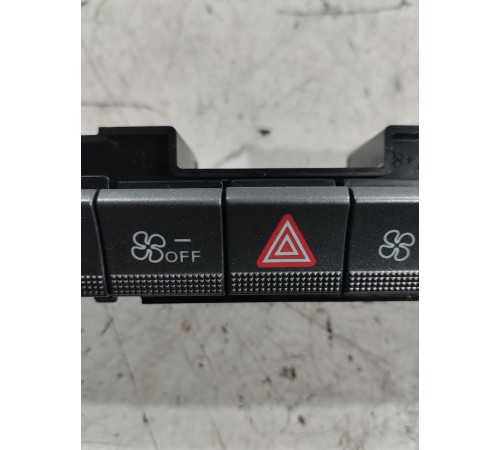 Блок управления климатом(передний)