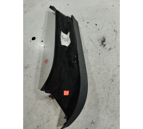 Обшивка крышки багажника (левая)