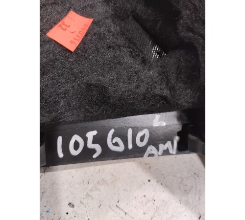 Обшивка крышки багажника (левая)