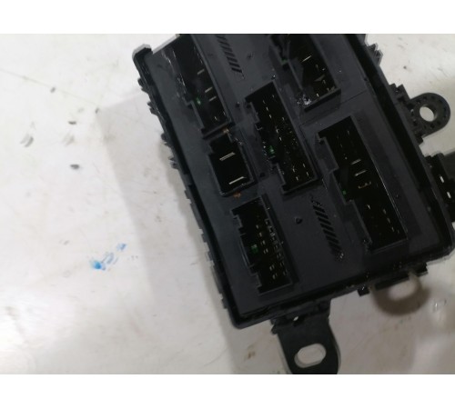 Блок предохранителей и реле