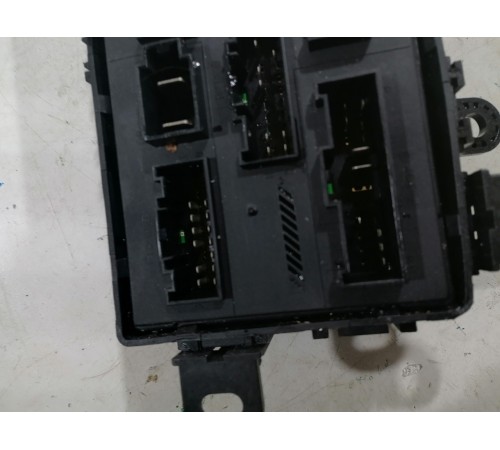 Блок предохранителей и реле