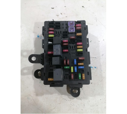 Блок предохранителей и реле