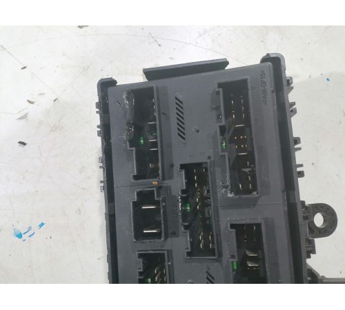 Блок предохранителей и реле