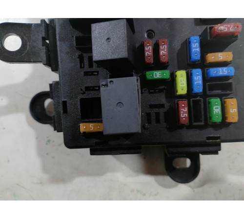 Блок предохранителей и реле