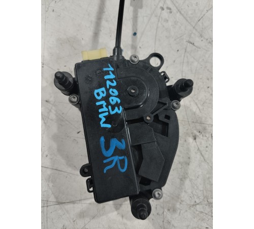 Доводчик крышки багажника правый