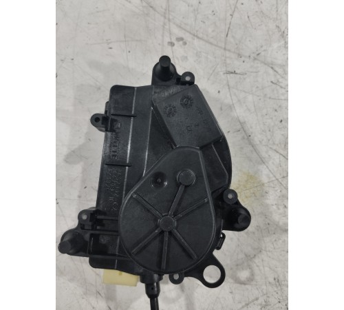 Доводчик крышки багажника правый