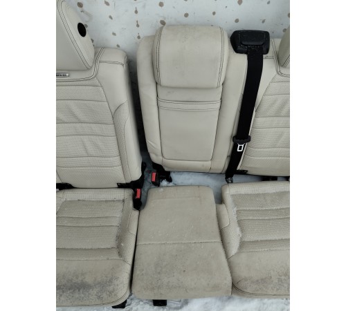 Задний ряд сидений