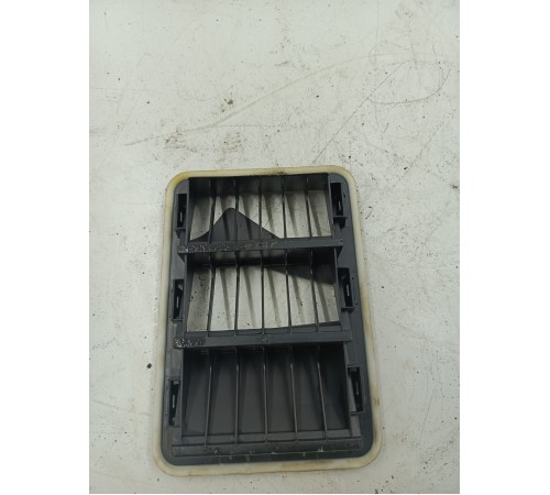 Решетка вентиляционная задняя 