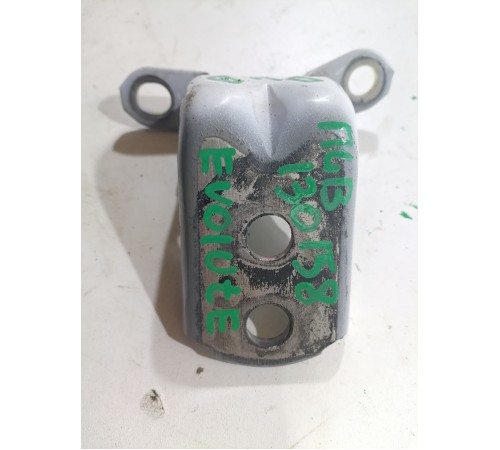 Петля двери передняя левая верхняя