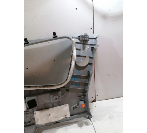 Обшивка багажника верхняя правая