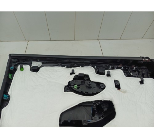 Обшивка двери передняя правая