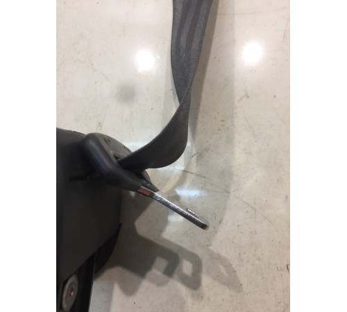 Ремень безопасности (задний, правый)