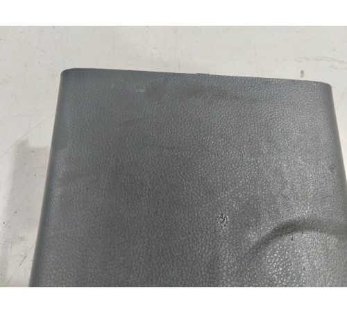 Накладка подлокотника центральной консоли задняя