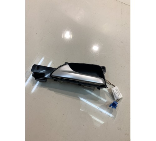 Внутрення ручка двери (передняя, левая)