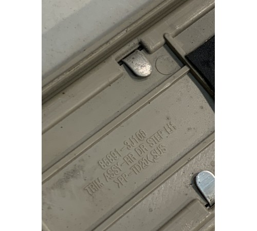 Накладка порога (задняя, левая)