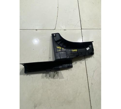 Накладка порога (задняя правая)