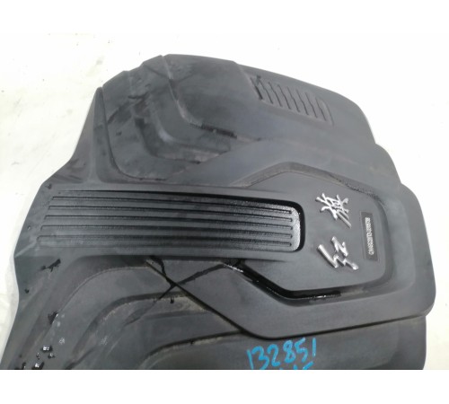 Накладка двигателя декоративная