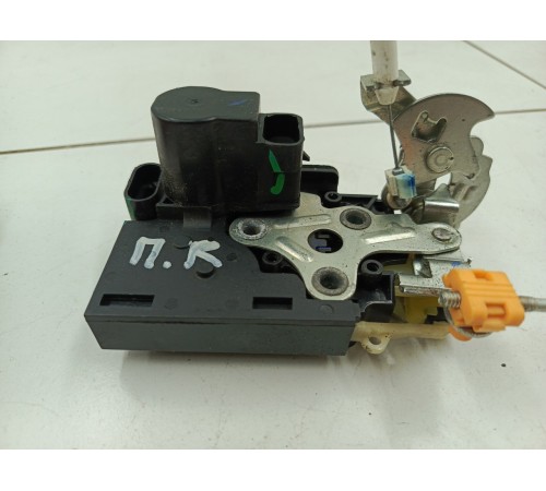 Замок двери передний правый