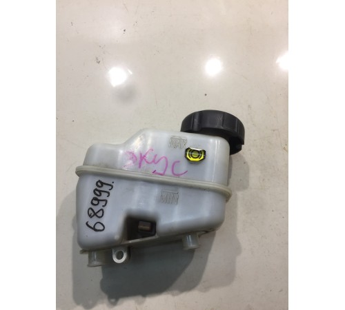 Бачок главного тормозного цилиндра