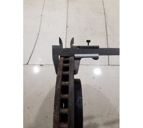 Тормозной диск(передний правый)