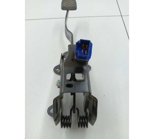 Педаль сцепления с датчиком