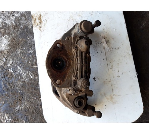 Суппорт (задний правый)