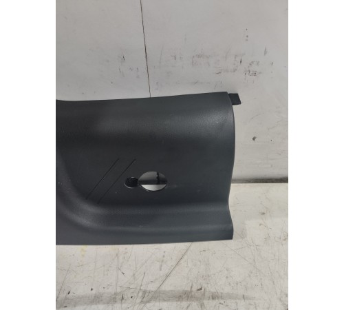 Накладка стойки передняя левая