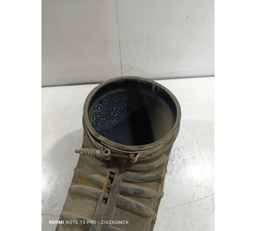 Патрубок воздушного фильтра впускной