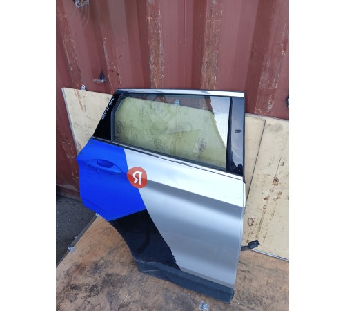 Дверь задняя правая