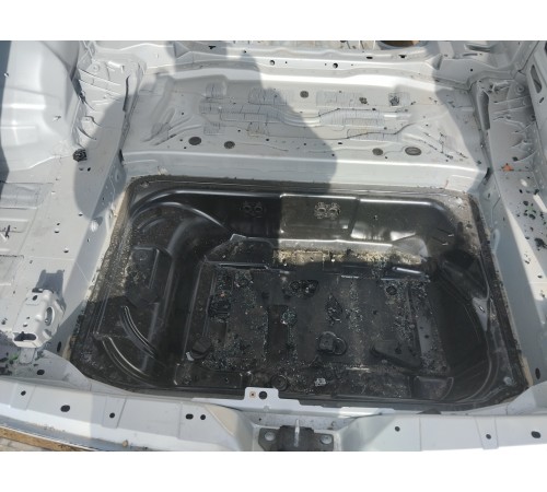 Ниша багажника (запасного колеса)