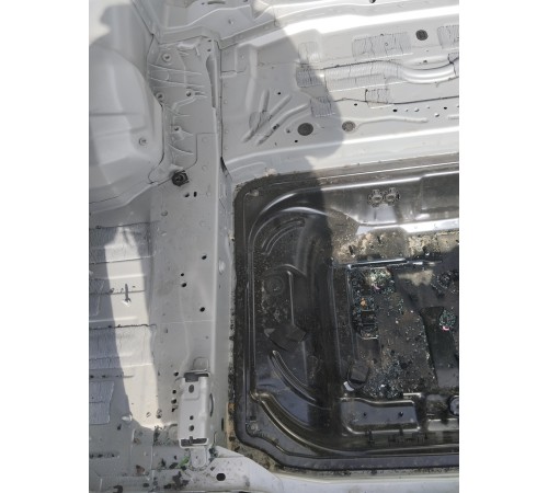 Ниша багажника (запасного колеса)