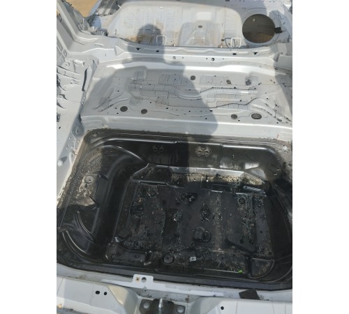 Ниша багажника (запасного колеса)