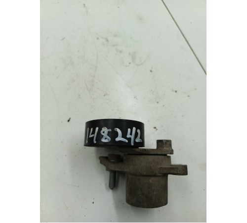 Ролик натяжитель приводного ремня