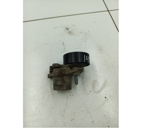 Ролик натяжитель приводного ремня