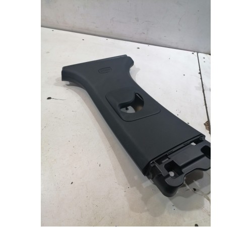 Обшивка центральной стойки левая верхняя