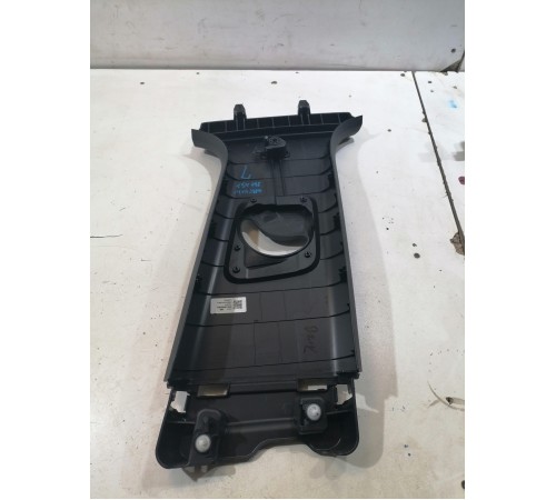 Обшивка центральной стойки левая верхняя