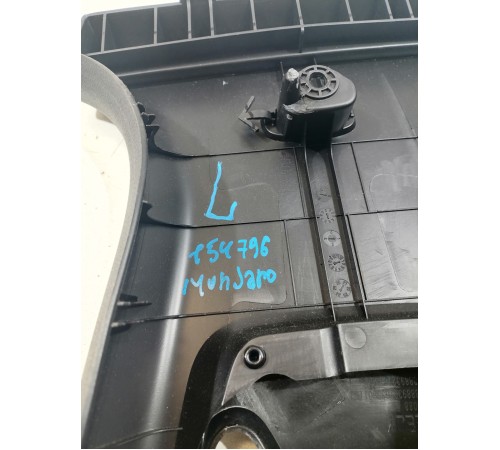 Обшивка центральной стойки левая верхняя