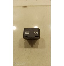 Кнопка открытия/закрытия люка крыши