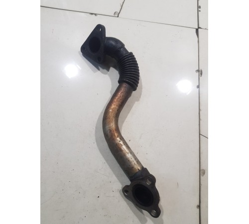 Трубка патрубок турбины