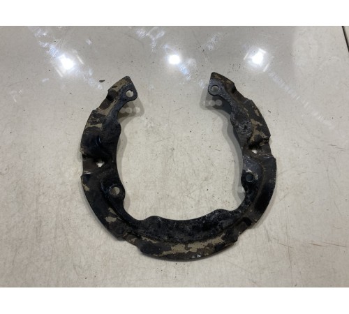 Тормозной щиток(задний правый)