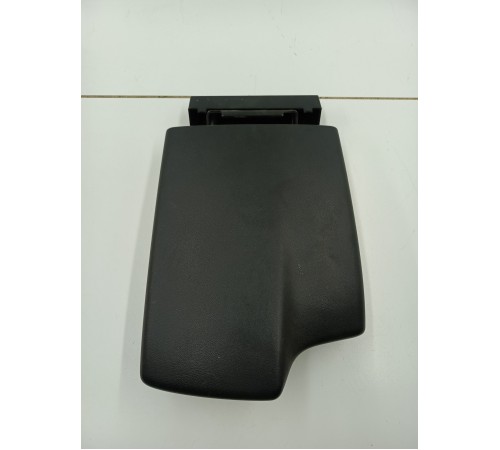 Подлокотник центральной консоли