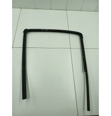 Уплотнитель стекла двери задний правый