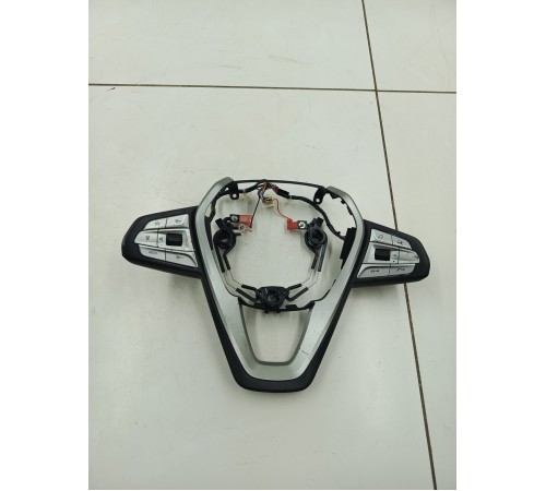 Кнопки руля многофункциональные