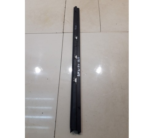 Уплотнитель стекла (передний, правый)