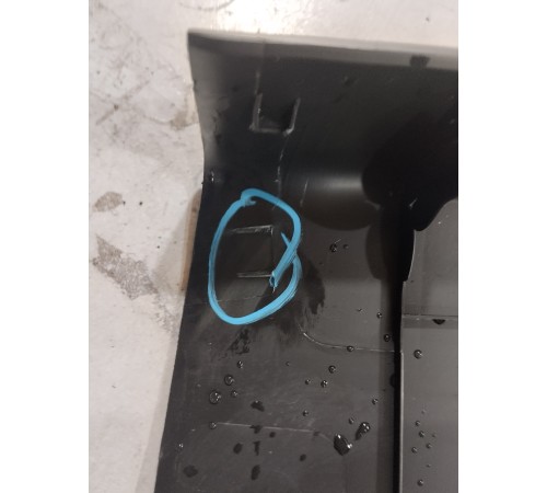 Обшивка крышки багажника верхняя